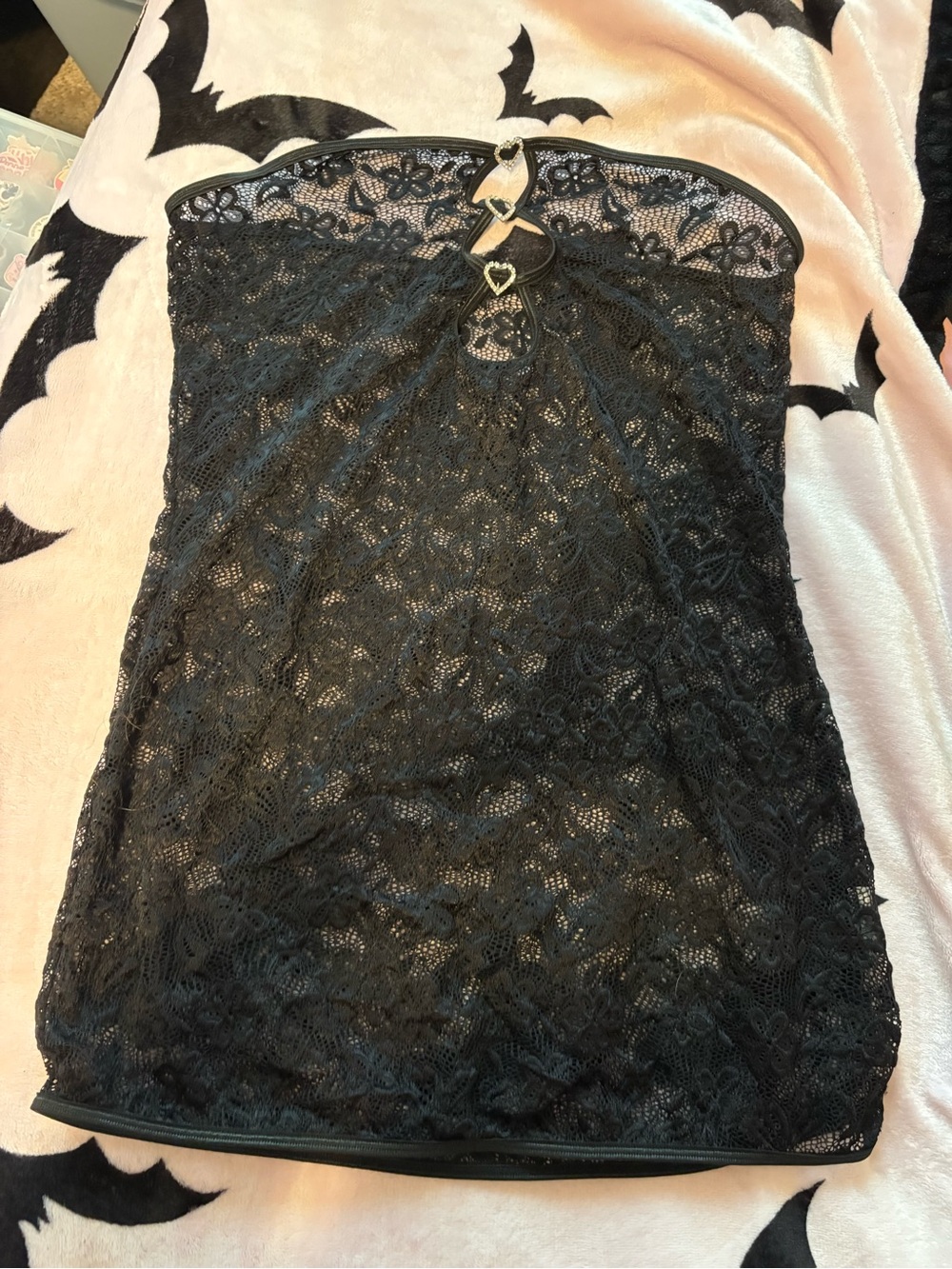 SHEIN Black Lace Strapless Chemise with Heart Charm